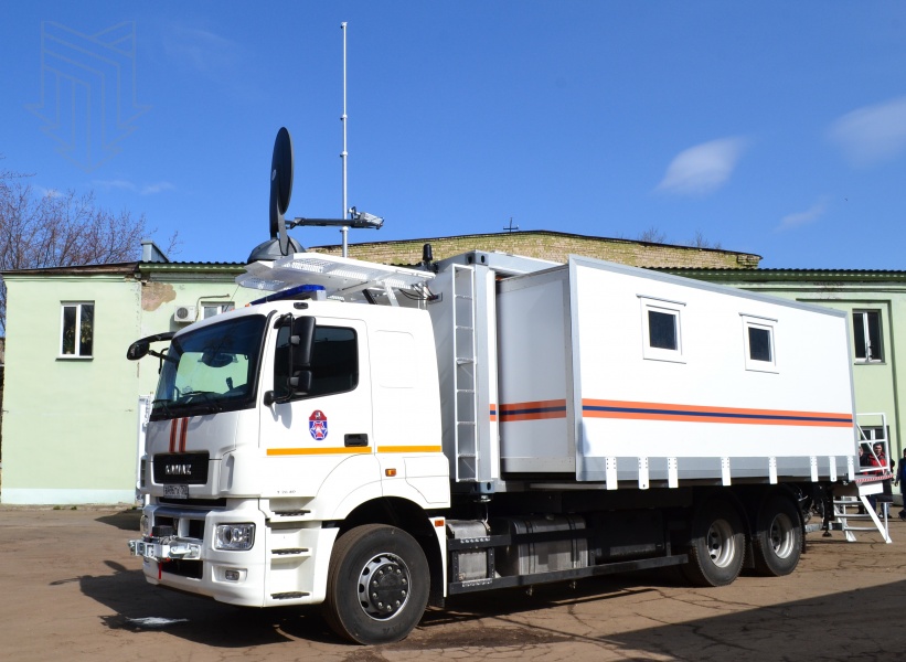 Модуль оперативного штаба в раздвижном кузове-фургоне переменного объема МОШ ЛЧС